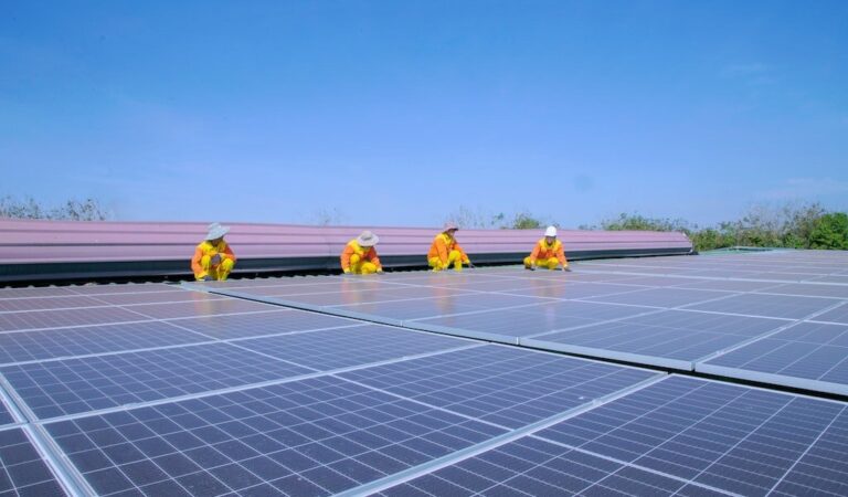 Solar system installation for homes in Vancouver